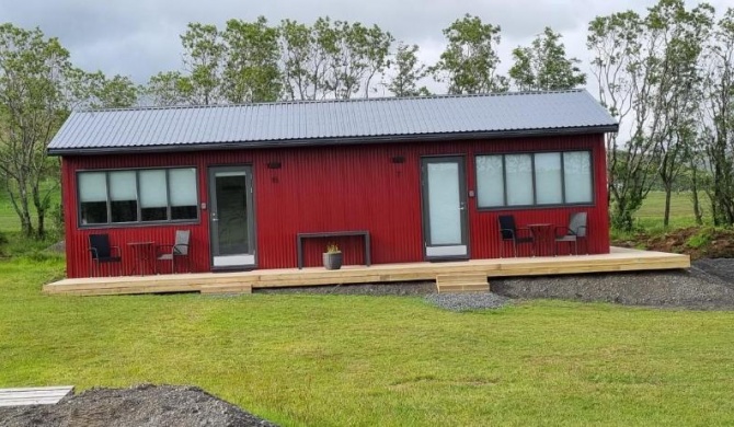 Luxury studio apartment. Brand new and well furnished luxury studio apartment for two 30 km from Kirkjubæjarklaustur! Perfect place to stay at right between Black beach and Jökulsárlón.